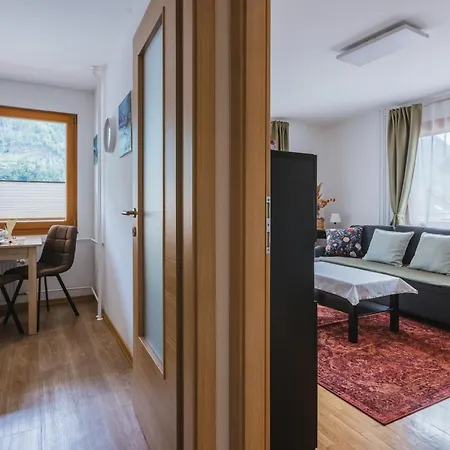 Karavanke Getaway Apartamento Hrušica